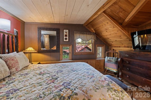 12 Victoria Rose Lane, Waynesville, NC 28785