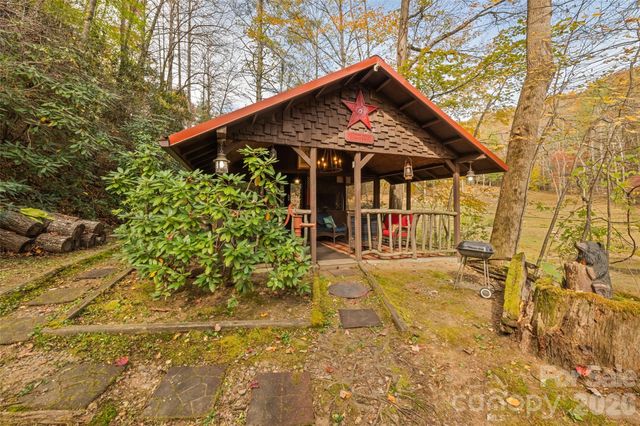 12 Victoria Rose Lane, Waynesville, NC 28785