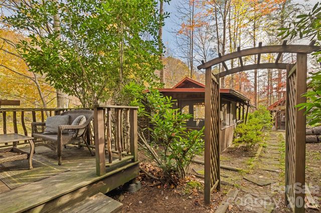 12 Victoria Rose Lane, Waynesville, NC 28785