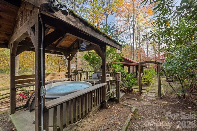 12 Victoria Rose Lane, Waynesville, NC 28785