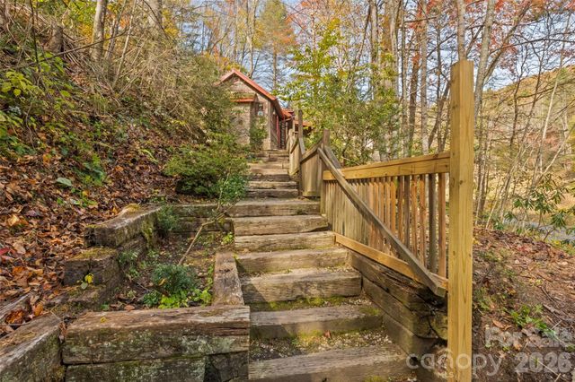 12 Victoria Rose Lane, Waynesville, NC 28785