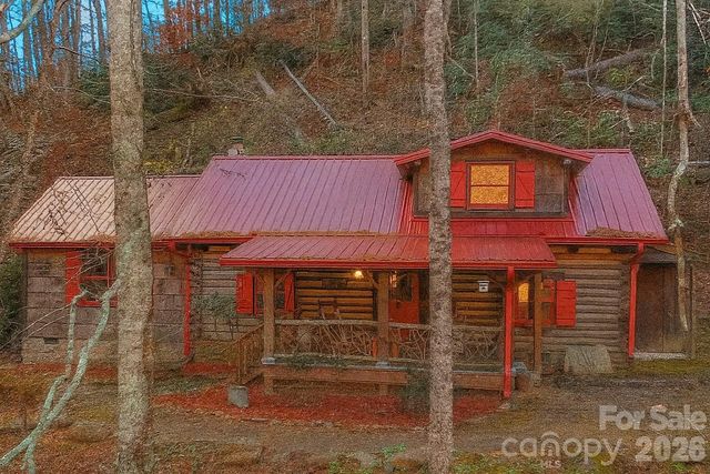 12 Victoria Rose Lane, Waynesville, NC 28785