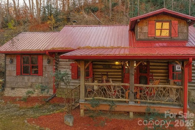 12 Victoria Rose Lane, Waynesville, NC 28785