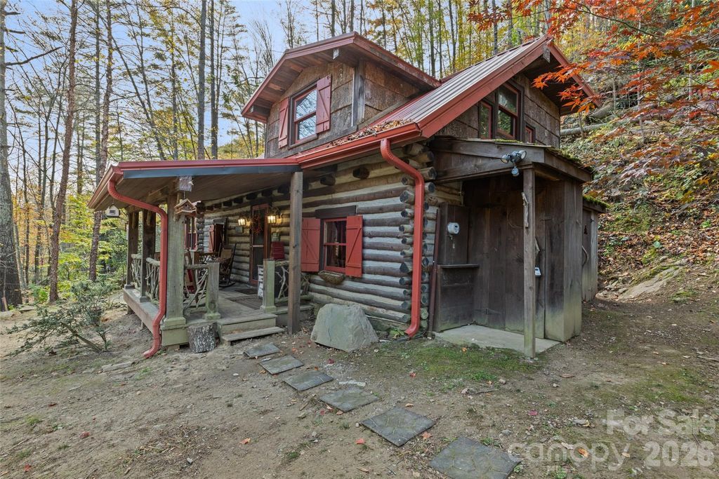 12 Victoria Rose Lane, Waynesville, NC 28785