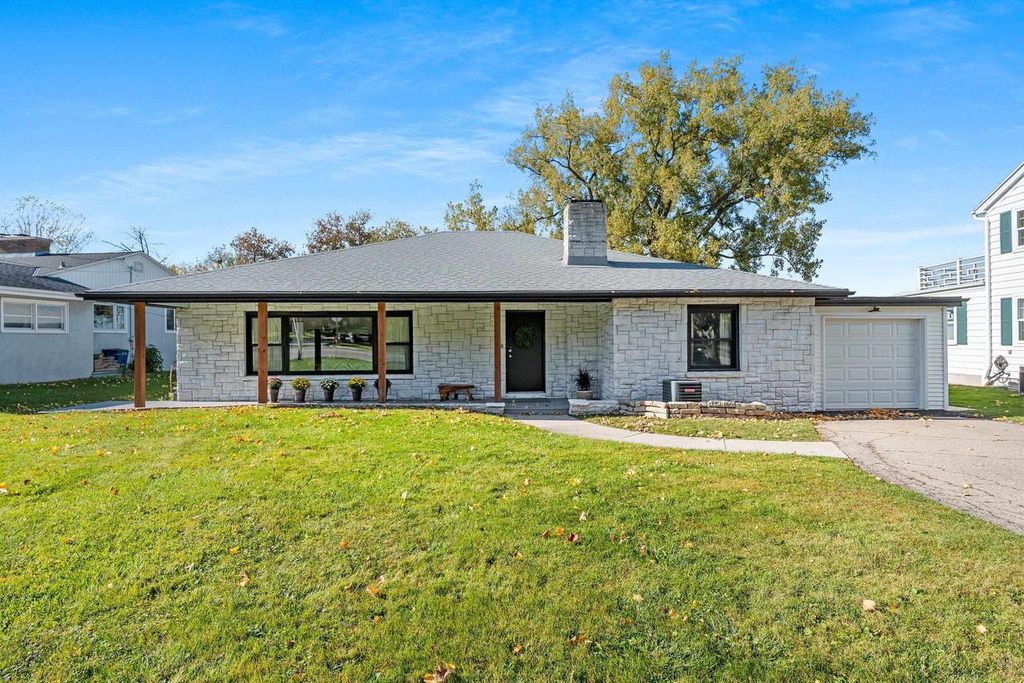 2584 RIVERSIDE DRIVE, Green Bay, WI 54301