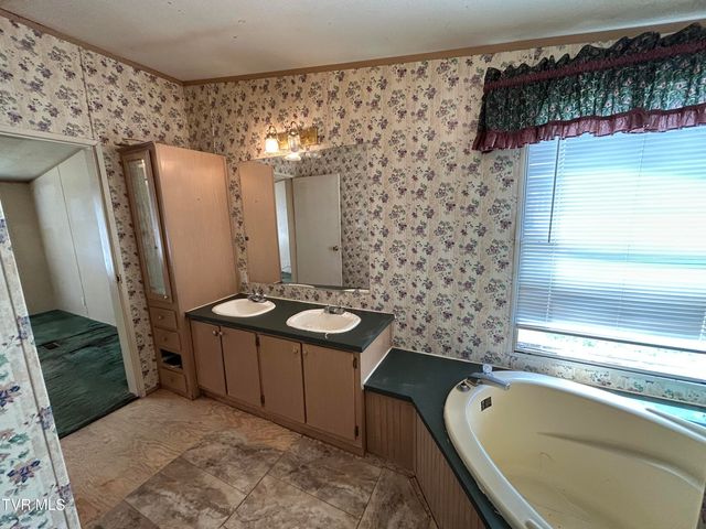 1861 Corby Bridge Road, Chuckey, TN 37641