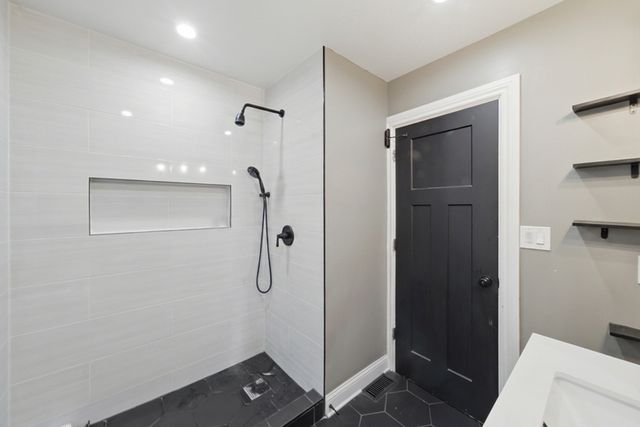 5422 S Oak Park Avenue, Chicago, IL 60638