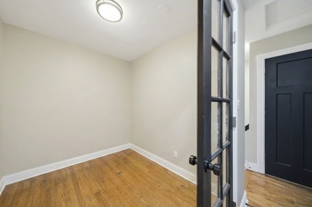 5422 S Oak Park Avenue, Chicago, IL 60638