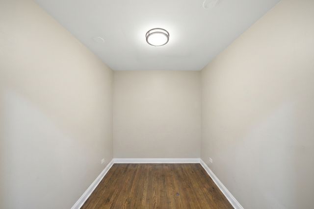 5422 S Oak Park Avenue, Chicago, IL 60638