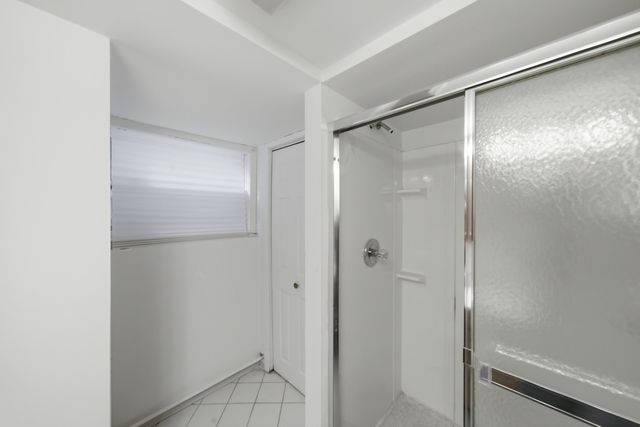 5422 S Oak Park Avenue, Chicago, IL 60638