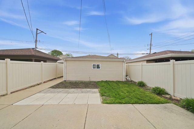 5422 S Oak Park Avenue, Chicago, IL 60638