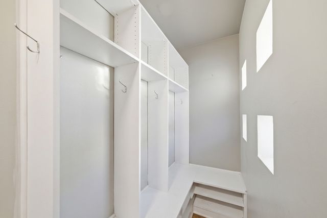5422 S Oak Park Avenue, Chicago, IL 60638
