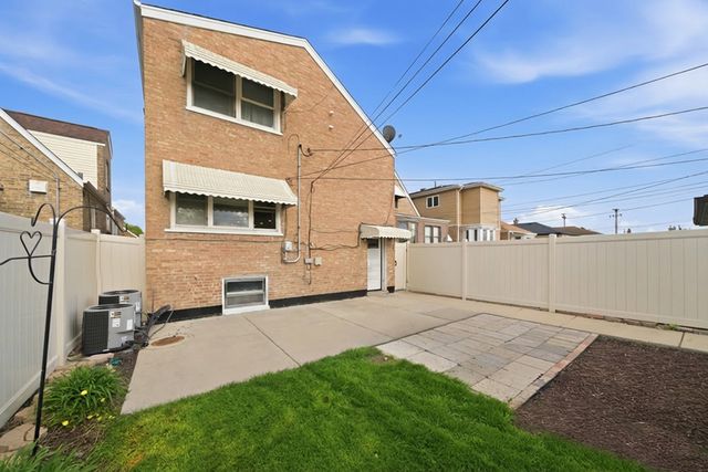 5422 S Oak Park Avenue, Chicago, IL 60638