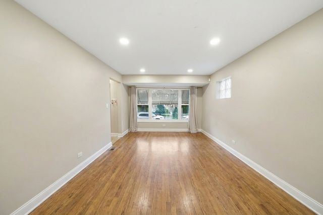 5422 S Oak Park Avenue, Chicago, IL 60638