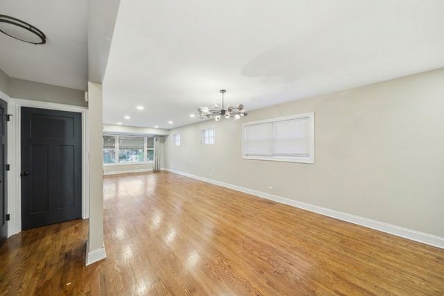 5422 S Oak Park Avenue, Chicago, IL 60638
