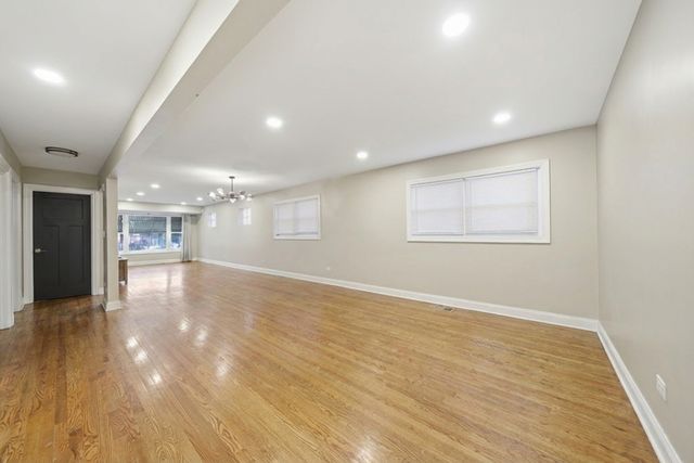 5422 S Oak Park Avenue, Chicago, IL 60638
