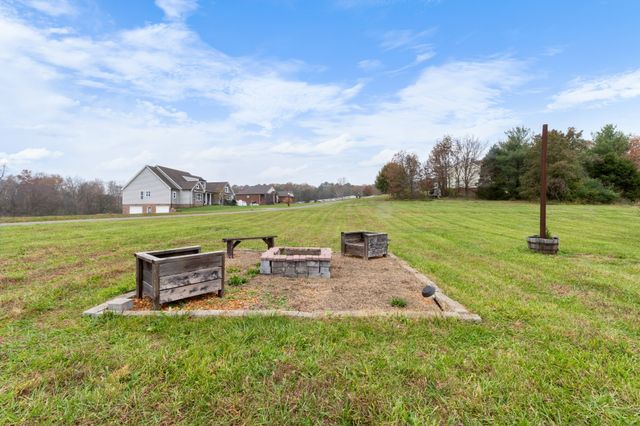 3020 Seven Mile Ferry Rd, Clarksville, TN 37040