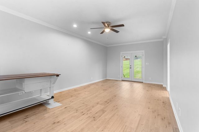3020 Seven Mile Ferry Rd, Clarksville, TN 37040