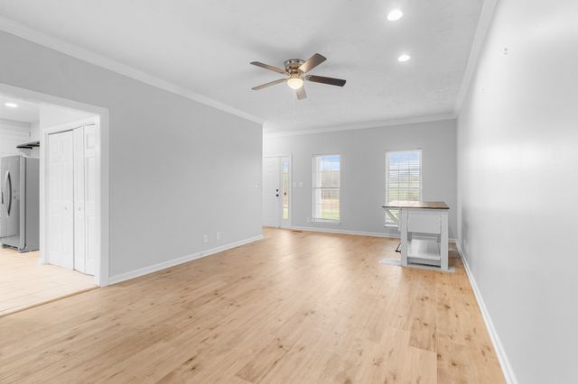 3020 Seven Mile Ferry Rd, Clarksville, TN 37040