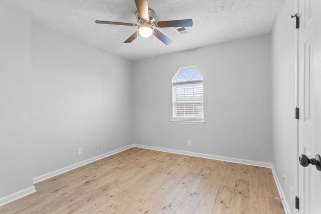 3020 Seven Mile Ferry Rd, Clarksville, TN 37040