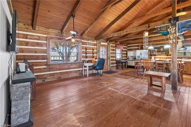 2820 Bunch Walnuts RD, Chesapeake, VA 23322