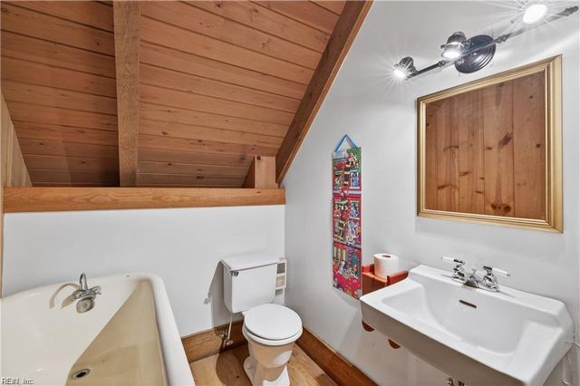 2820 Bunch Walnuts RD, Chesapeake, VA 23322