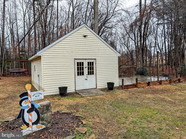 23209 COLTON POINT RD, Avenue, MD 20609