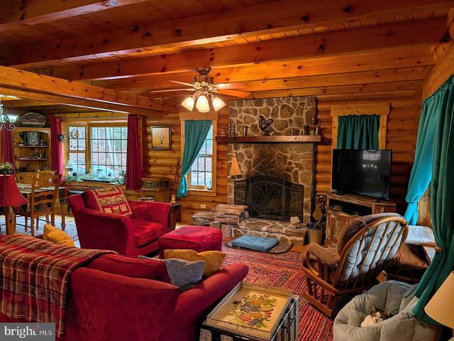 23209 COLTON POINT RD, Avenue, MD 20609