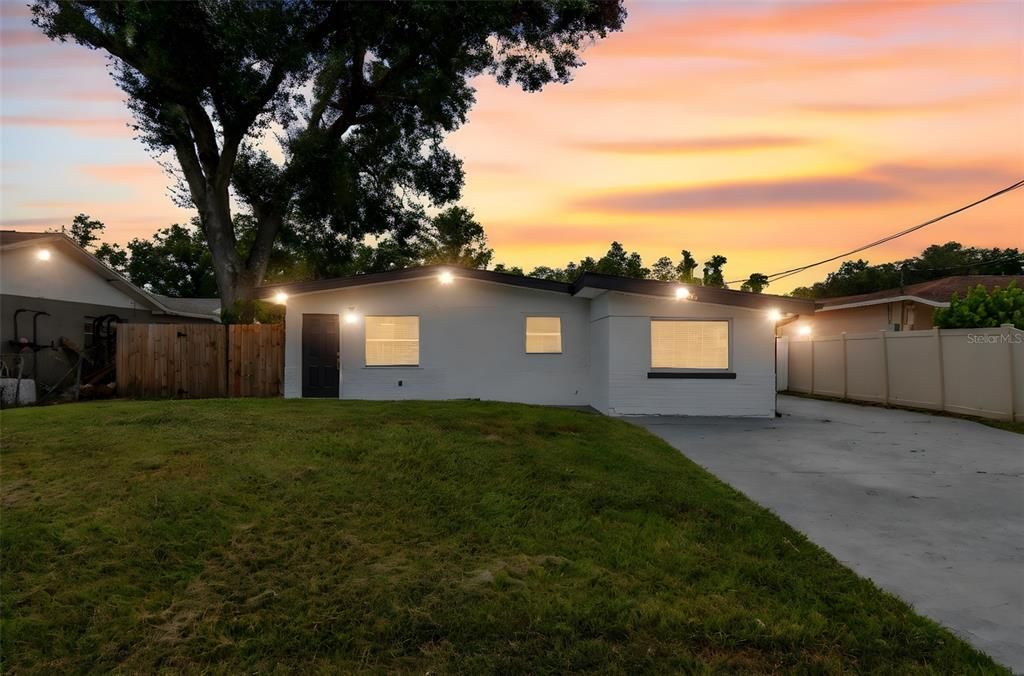 7908 N THATCHER AVENUE, Tampa, FL 33614
