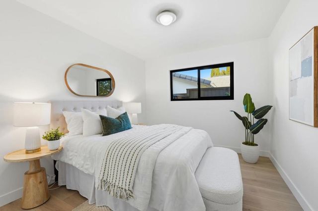 315 W Meadow Drive, Palo Alto, CA 94306