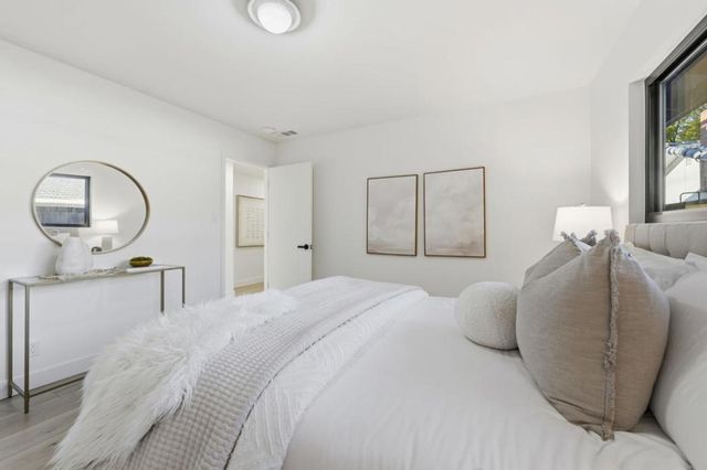 315 W Meadow Drive, Palo Alto, CA 94306