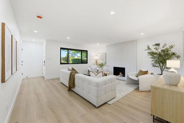 315 W Meadow Drive, Palo Alto, CA 94306