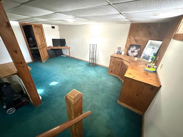 9 Hancock Ln, Greenfield, MA 01301