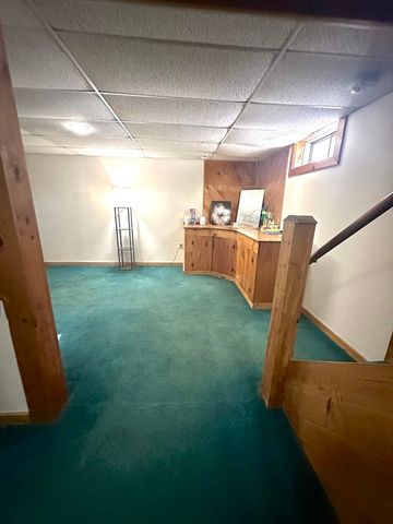 9 Hancock Ln, Greenfield, MA 01301