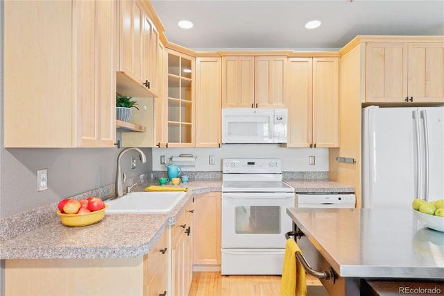 800 E 18th Avenue 201, Denver, CO 80218