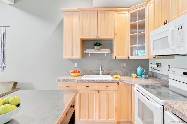 800 E 18th Avenue 201, Denver, CO 80218