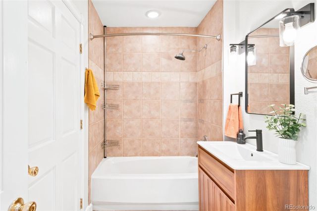 800 E 18th Avenue 201, Denver, CO 80218