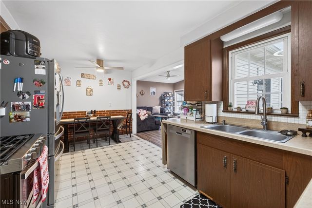 29566 Shaker Drive, Wickliffe, OH 44092