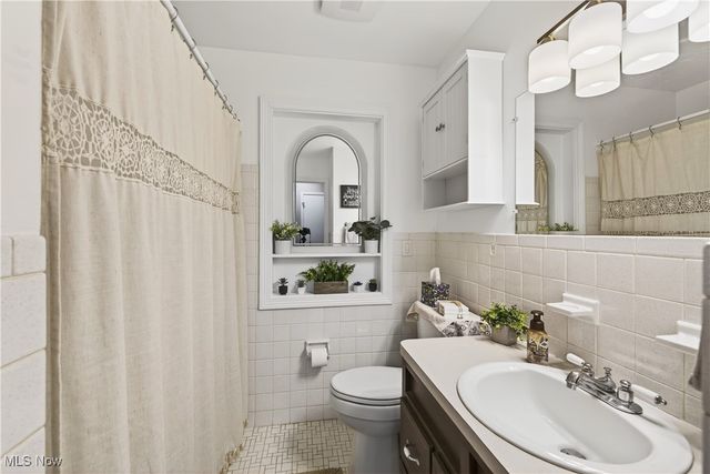 29566 Shaker Drive, Wickliffe, OH 44092