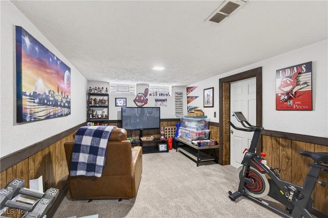 29566 Shaker Drive, Wickliffe, OH 44092