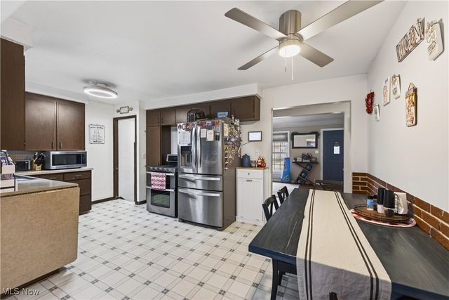 29566 Shaker Drive, Wickliffe, OH 44092