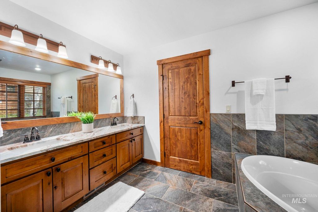 9 Rock Creek Court, Donnelly, ID 83615 photo 16