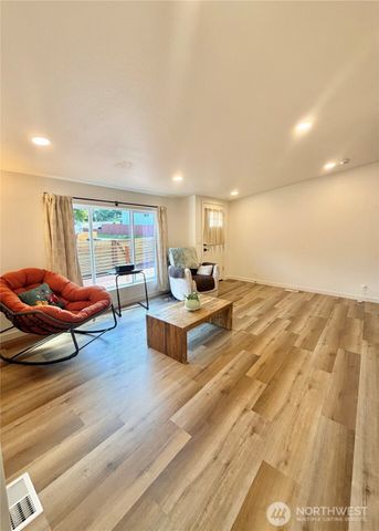1314 Whitney Avenue, Bremerton, WA 98312