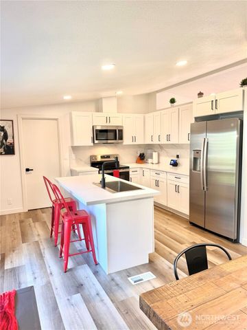 1314 Whitney Avenue, Bremerton, WA 98312