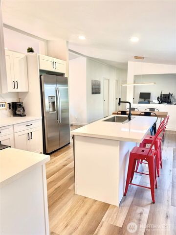 1314 Whitney Avenue, Bremerton, WA 98312