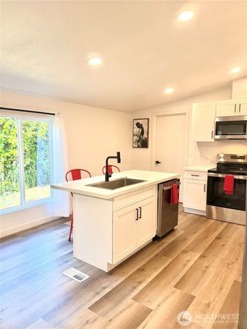 1314 Whitney Avenue, Bremerton, WA 98312