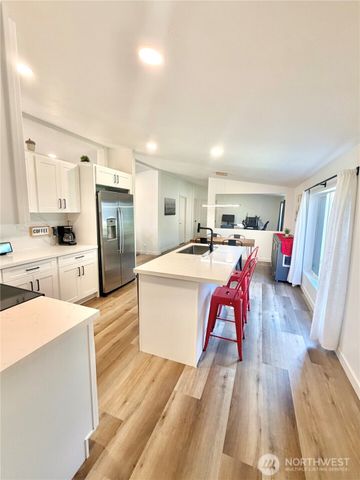 1314 Whitney Avenue, Bremerton, WA 98312