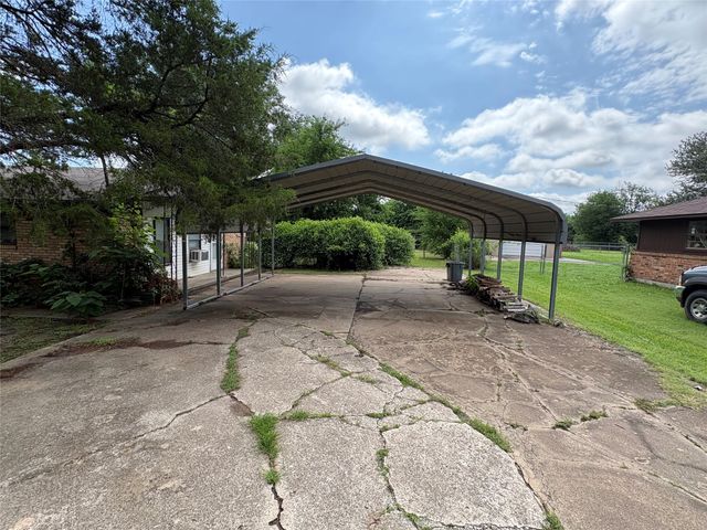 9690 Dripping Springs Road, Denison, TX 75021