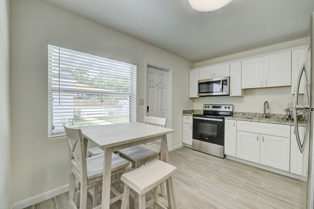 127 S 10th Street, Fort Pierce, FL 34950