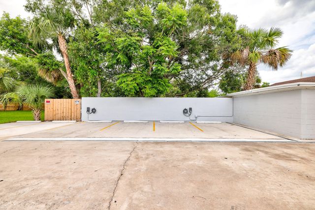 127 S 10th Street, Fort Pierce, FL 34950